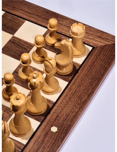 CAMPEONATO MUNDIAL DE AJEDREZ (NOGAL)